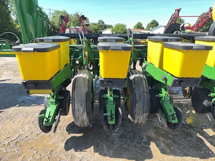 john-deere-1770-image-40