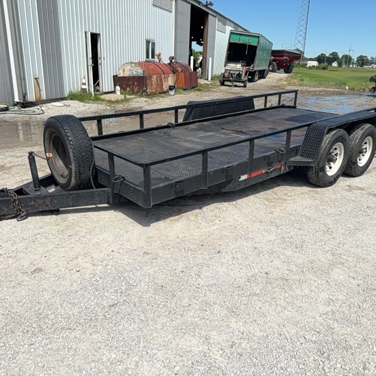 2005 18' tandem axle steel bumper-hitch trailer