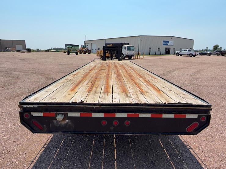 2016-dct-830gs38-gooseneck-trailer-image-6