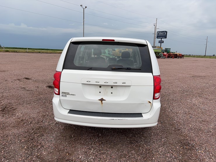 2014-dodge-grand-caravan-image-6