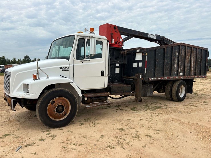 2003-freightliner-fl70-image-1