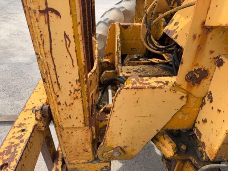 lift-king-4x4-rough-terrain-forklift-image-30