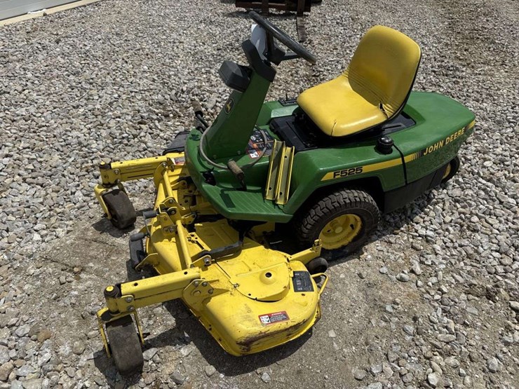 john-deere-f525-image-1