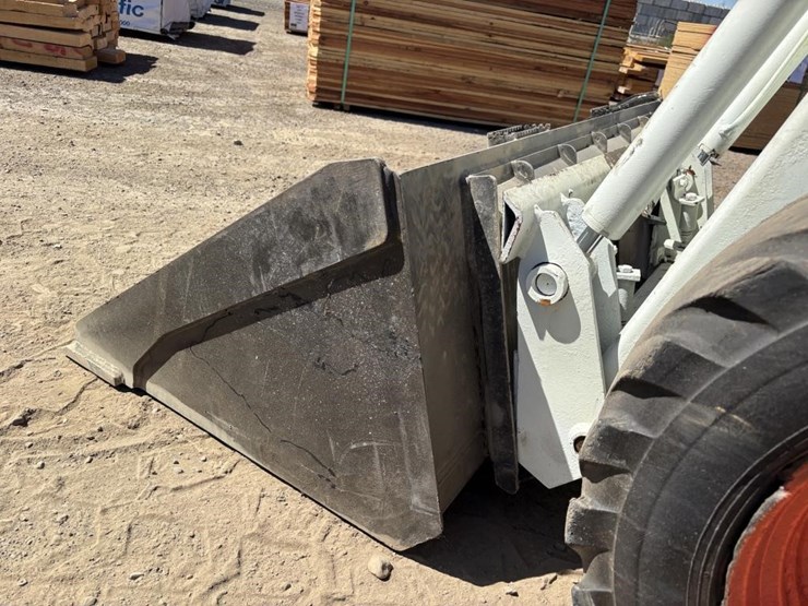bobcat-725-image-7