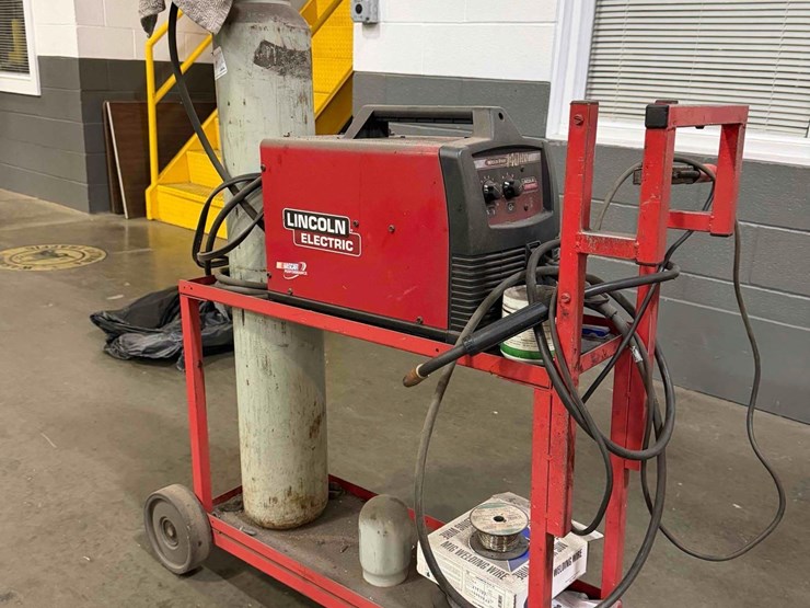 lincoln-electric-weld-pak-140hd-mig-welder-image-1