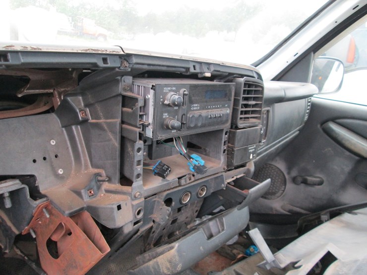 2000-chevrolet-silverado-1500-image-25