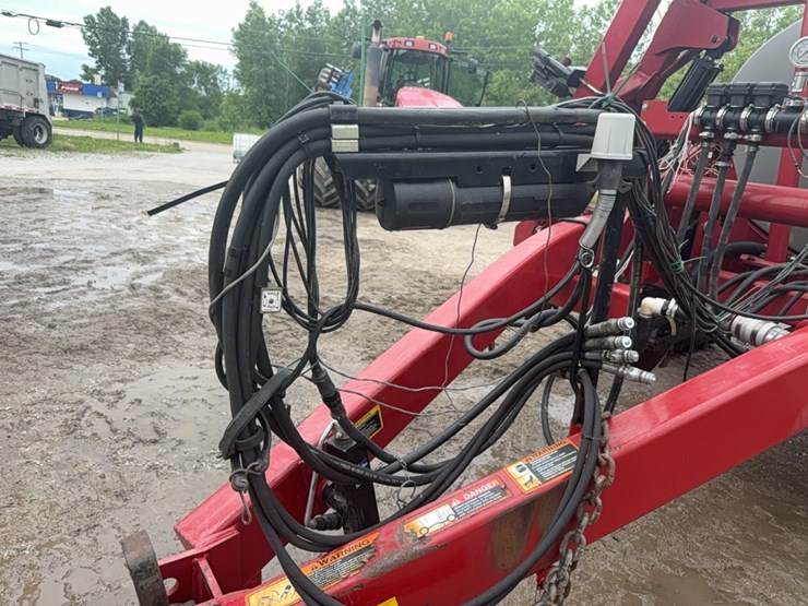 case-ih-2800-image-11