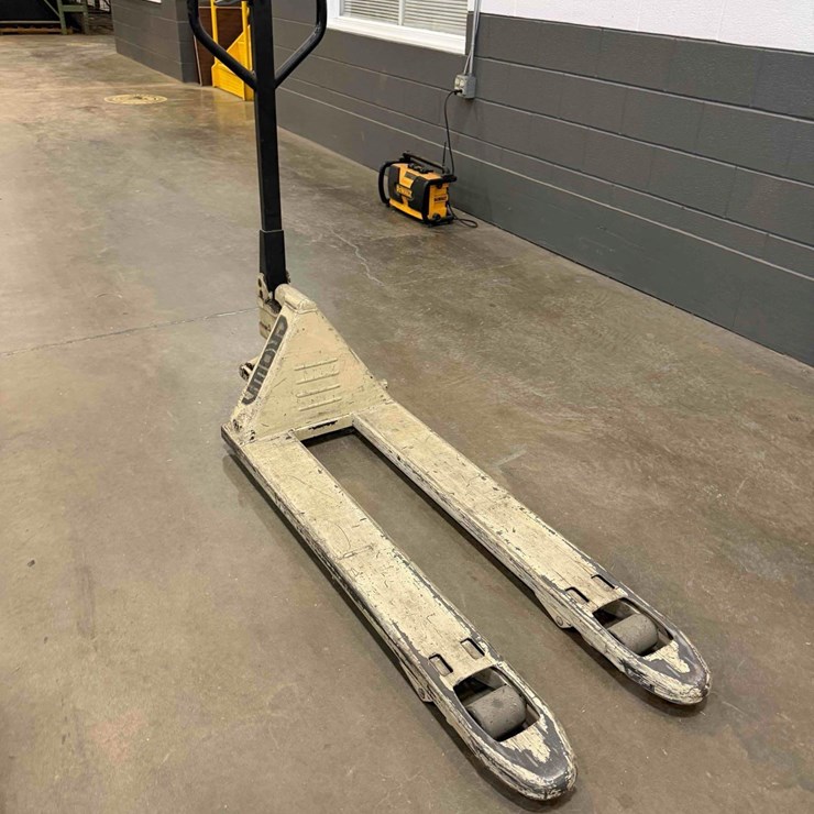 Manual Pallet Jack