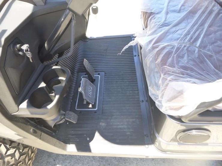 electric-golf-cart-image-11