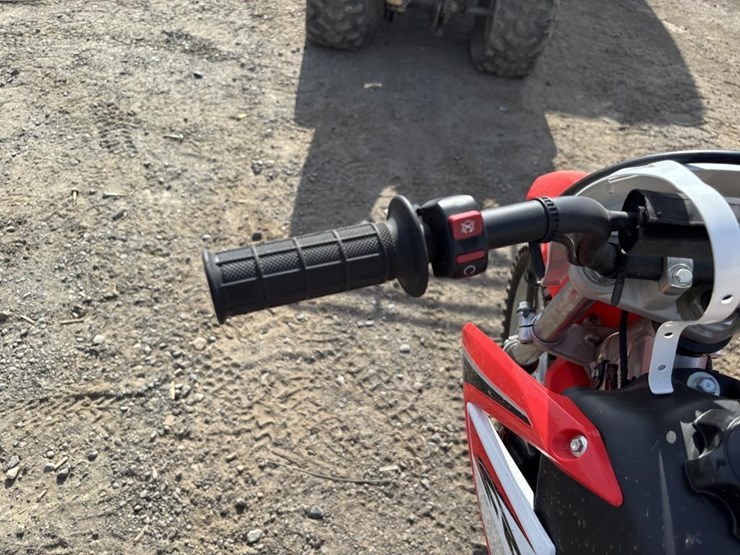 2016-honda-crf110-dirt-bike-image-10