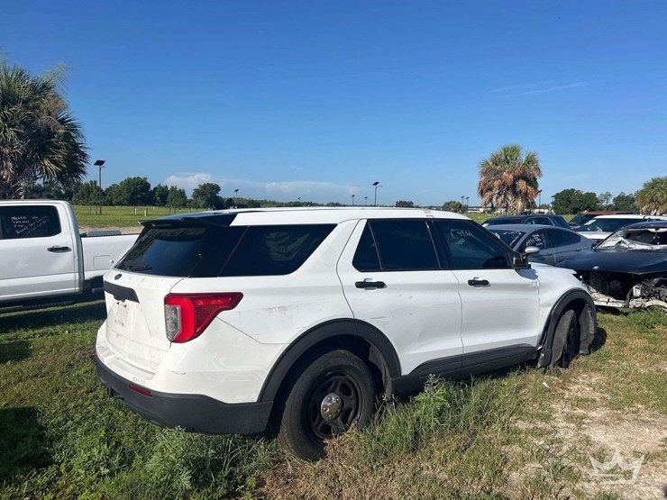 2020-ford-explorer-image-3