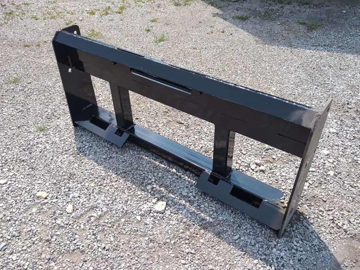 (1)-wolverine-skid-steer-attachment-pff2-13-45w-image-4