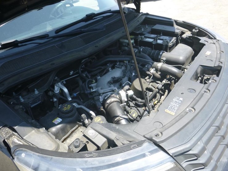 2017-ford-explorer-image-11