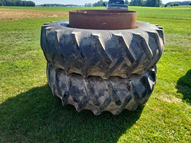 (1)-pair-of-20.8-38-t-rail-duals-w/hardware-image-3