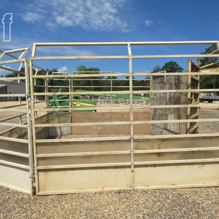 PORTABLE LIVESTOCK AUCTION RING 7125