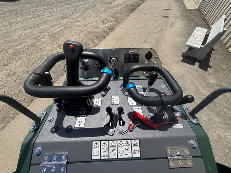 2026-kubota-d1703-image-34