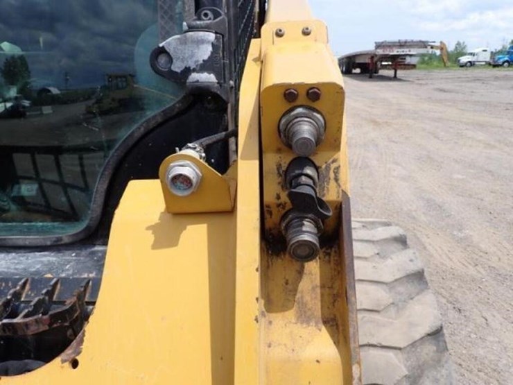 2019-caterpillar-236d-skid-steer-cat0236dlbgz05393-image-21