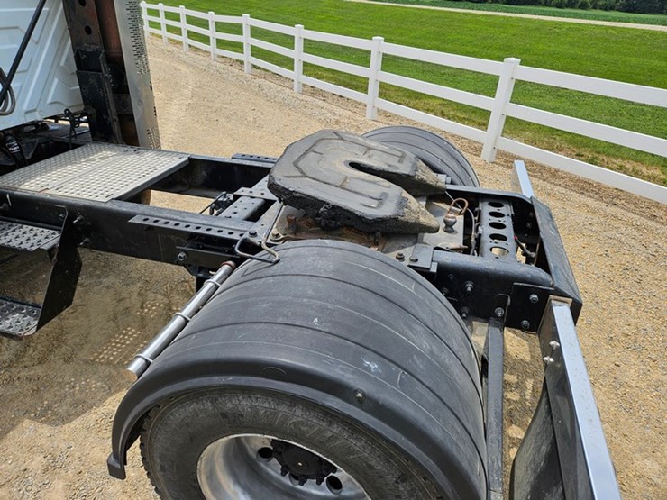 2011-case-ih-4400-image-19