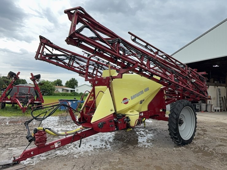 hardi-4000-navigator-sprayer-image-1