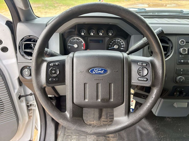 2016-ford-f550-image-13