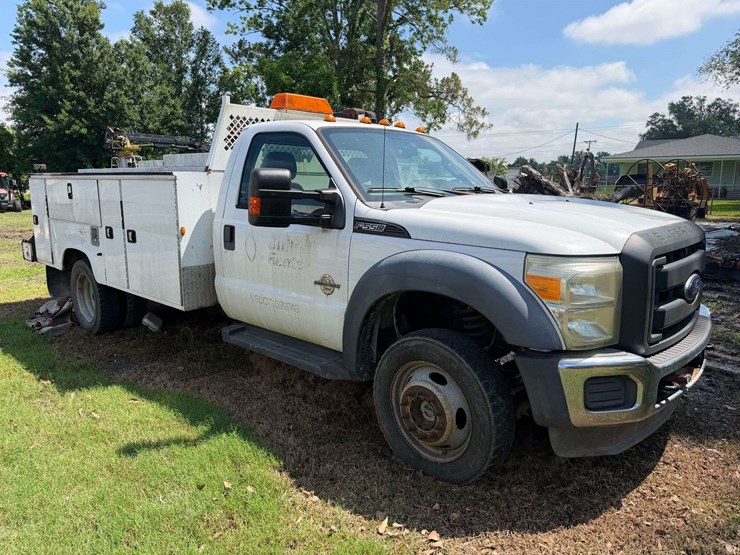 2014-ford-f550-image-1
