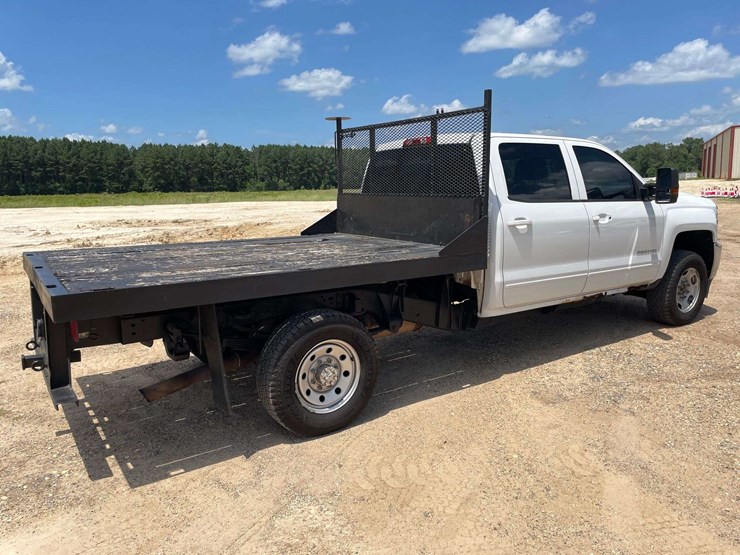 2016-chevrolet-silverado-3500-image-3
