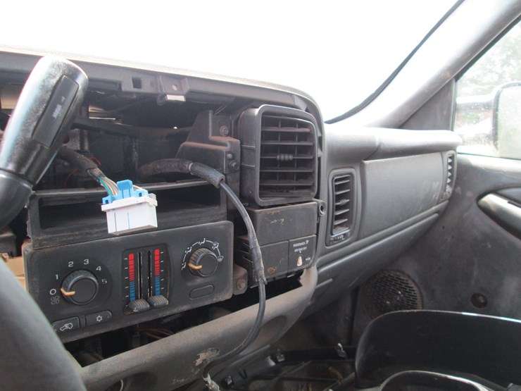 2006-chevrolet-2500hd-image-28