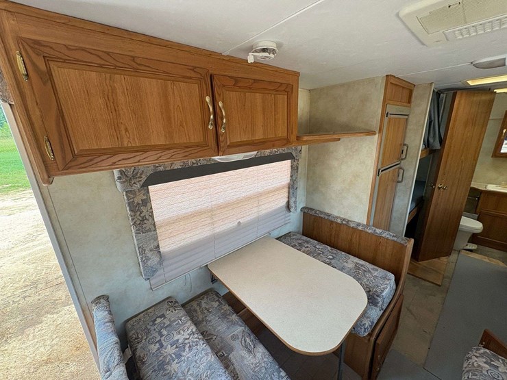 2004-palomino-"thoroughbred"-travel-trailer-image-15