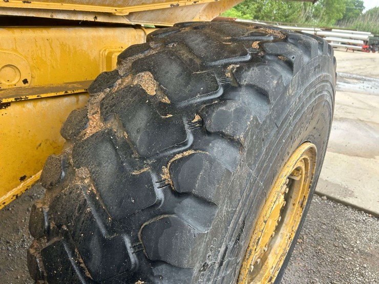 2008-caterpillar-725-image-29