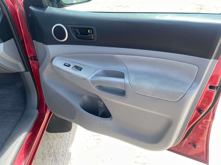 2009-toyota-tacoma-image-17