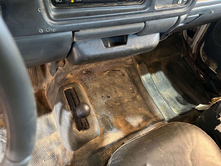 1999-chevrolet-1500-image-36