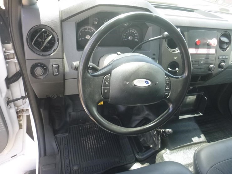 2012-ford-f650-image-17