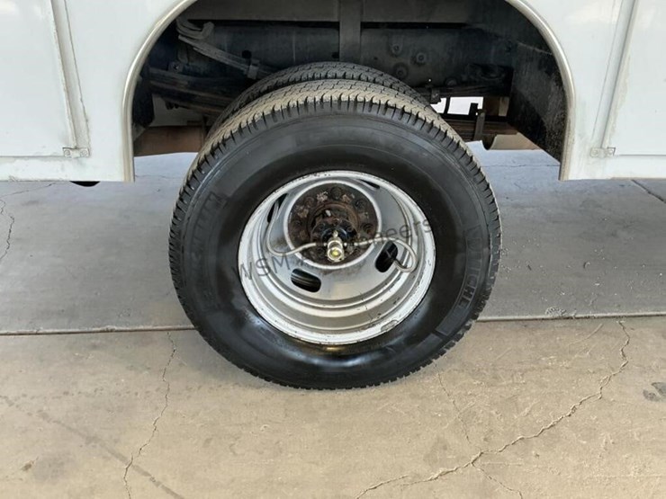 2015-ford-f350-image-8