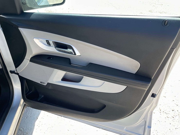 2016-chevrolet-equinox-image-17
