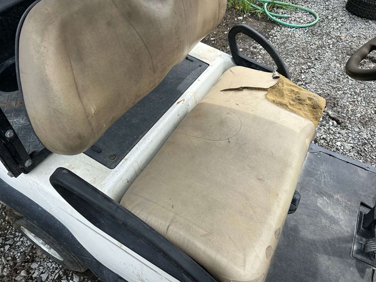 2012-club-car-d1238-president-48-volt-golf-cart-image-12