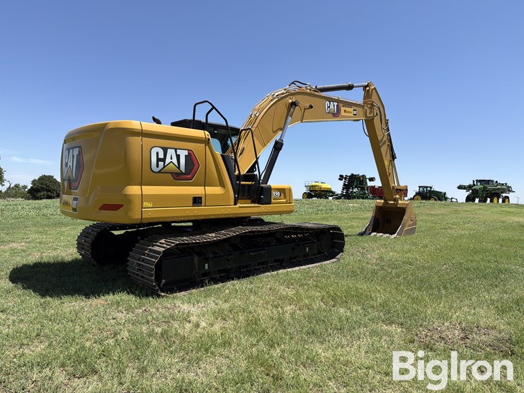 2024-caterpillar-320-image-5