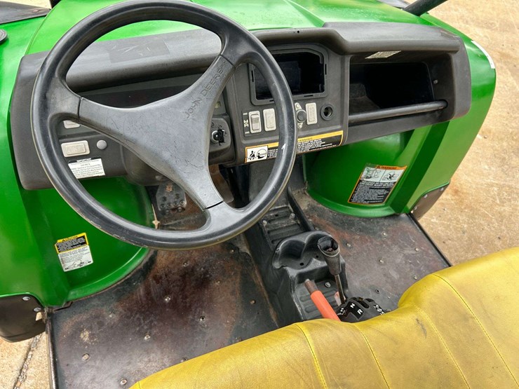 2011-john-deere-gator-image-27