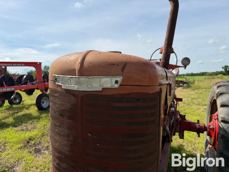 1950-farmall-m-2wd-tractor-image-12