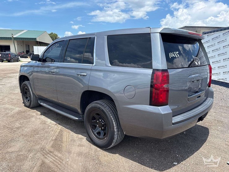 2018-chevrolet-tahoe-image-4