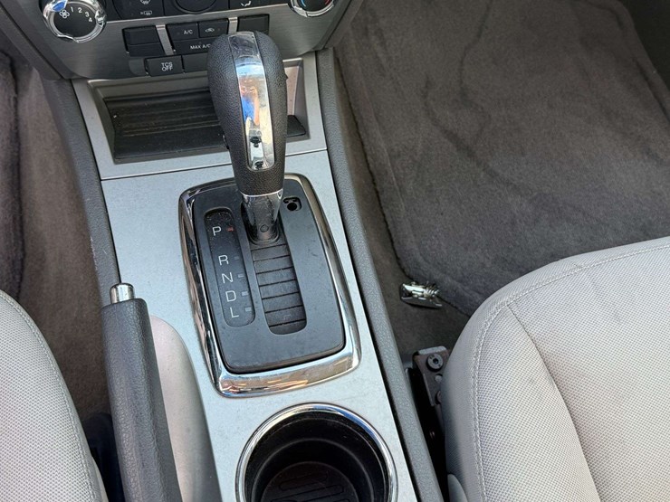2011-ford-fusion-4-door-sedan-(63,841-miles)-image-13