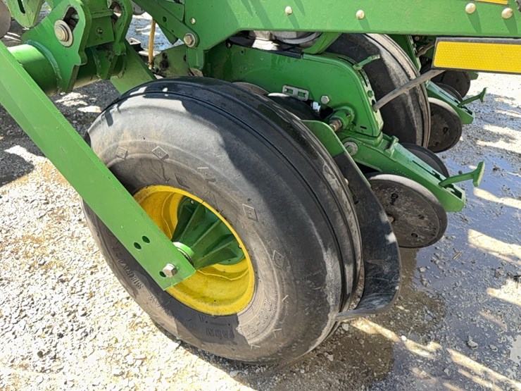 john-deere-1770-image-36