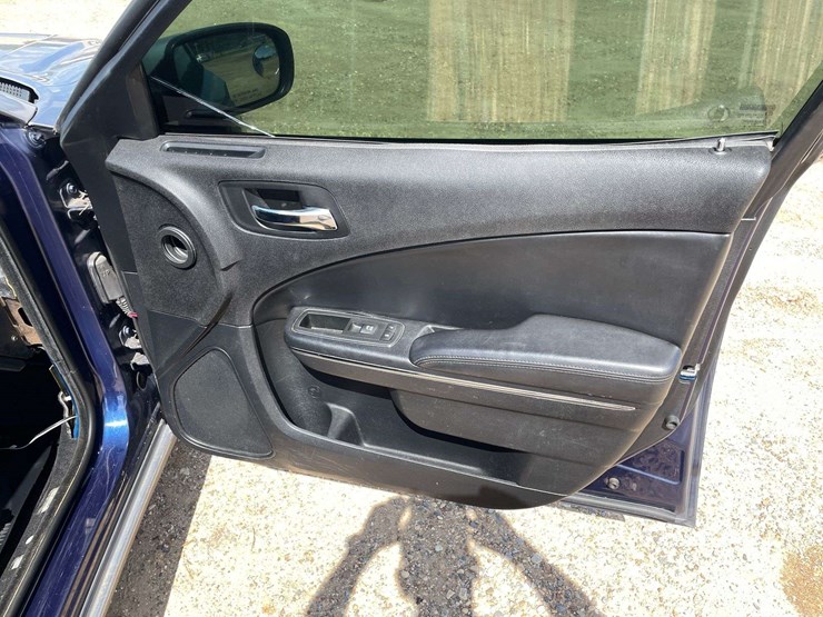 2014-dodge-charger-4-door-police-cruiser-(191,077-miles)-image-17