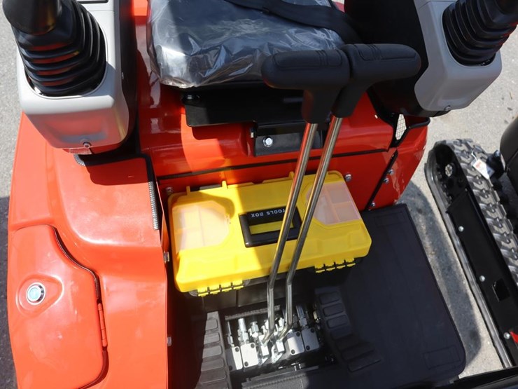 tpm-18hh-mini-excavator-image-10