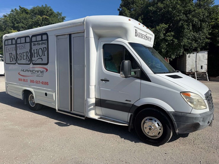 2010-freightliner-sprinter-3500-image-2