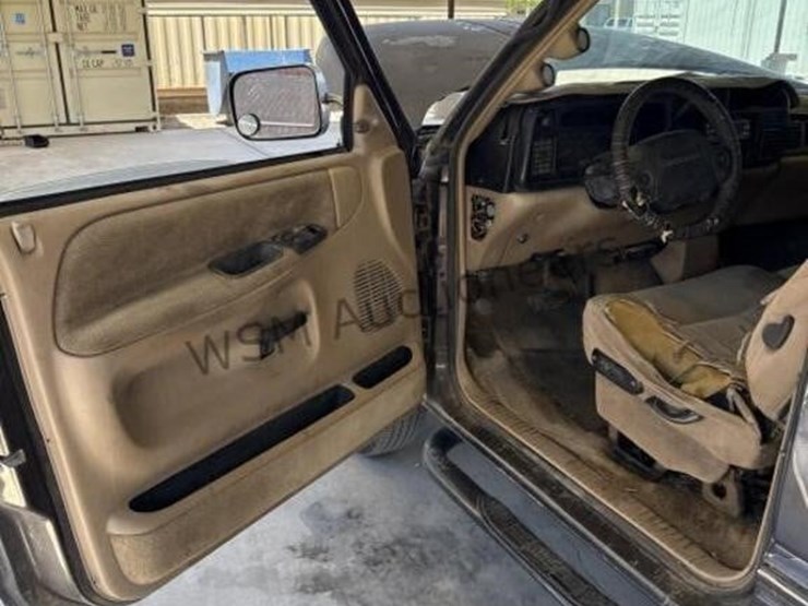1997-dodge-ram-2500-image-29