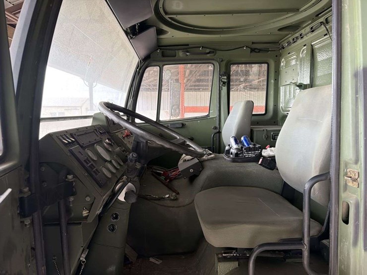 2002-stevenson-6x6-military-truck-image-6