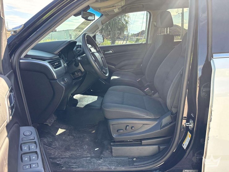 2018-chevrolet-tahoe-image-12