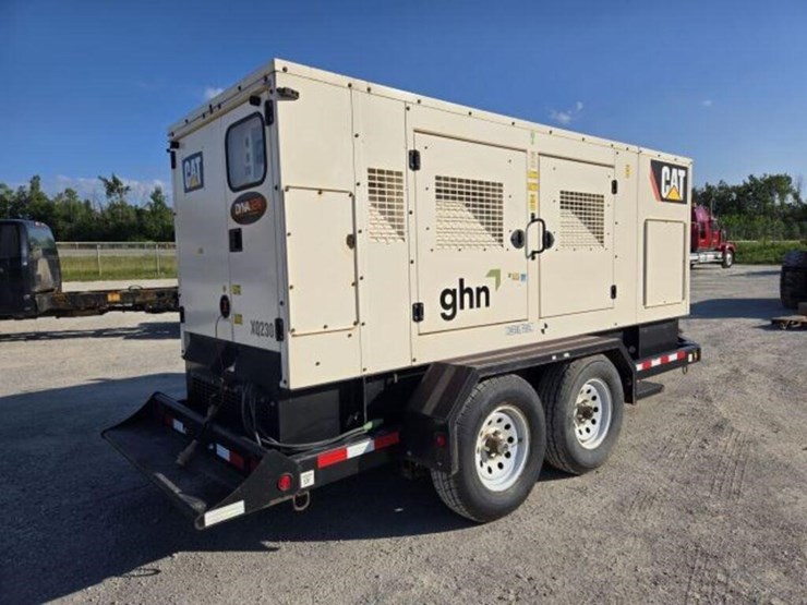 2019-caterpillar-xq230-image-4