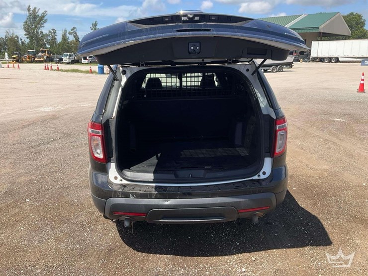 2015-ford-explorer-image-28