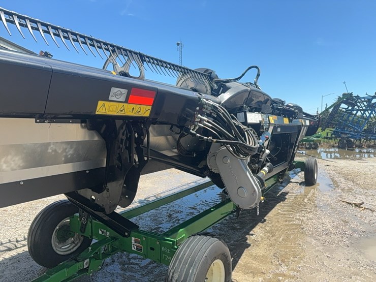 2023-case-ih--fd240-draper-head-image-22